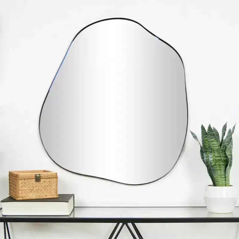 Specchio da parete ondulato astratto in metallo nero, 71x79 cm: ovale, nessun montaggio, uso interno, montaggio a parete