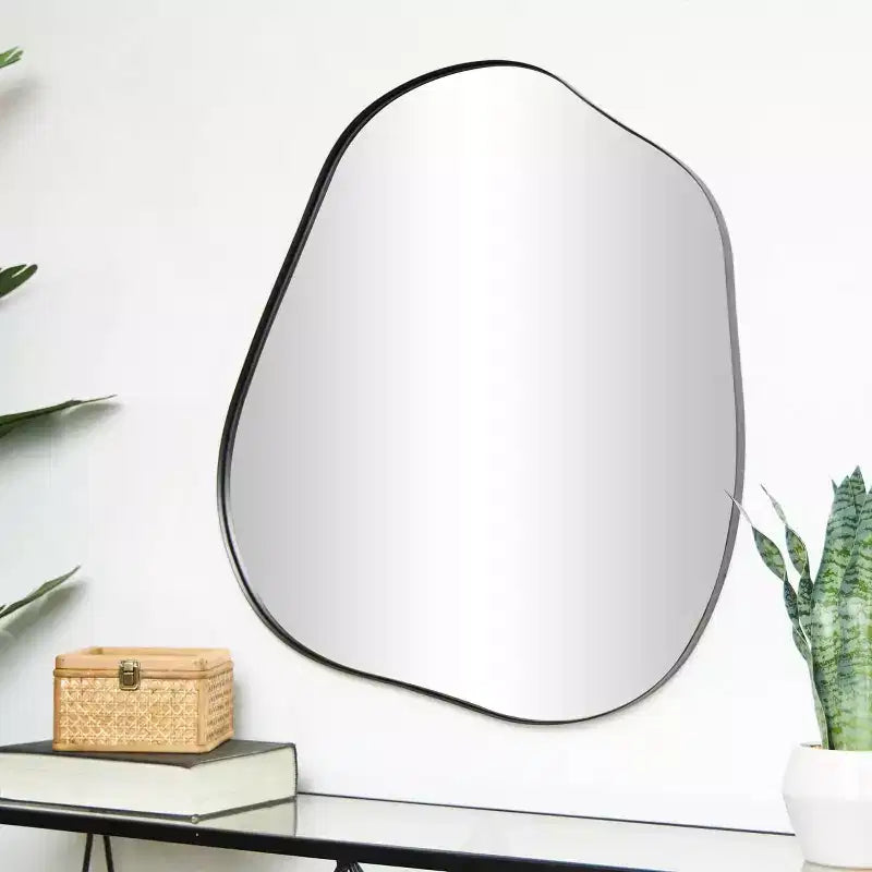 Specchio da parete ondulato astratto in metallo nero, 71x79 cm: ovale, nessun montaggio, uso interno, montaggio a parete