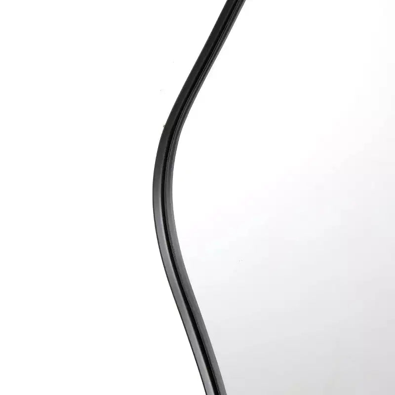 Specchio da parete ondulato astratto in metallo nero, 71x79 cm: ovale, nessun montaggio, uso interno, montaggio a parete
