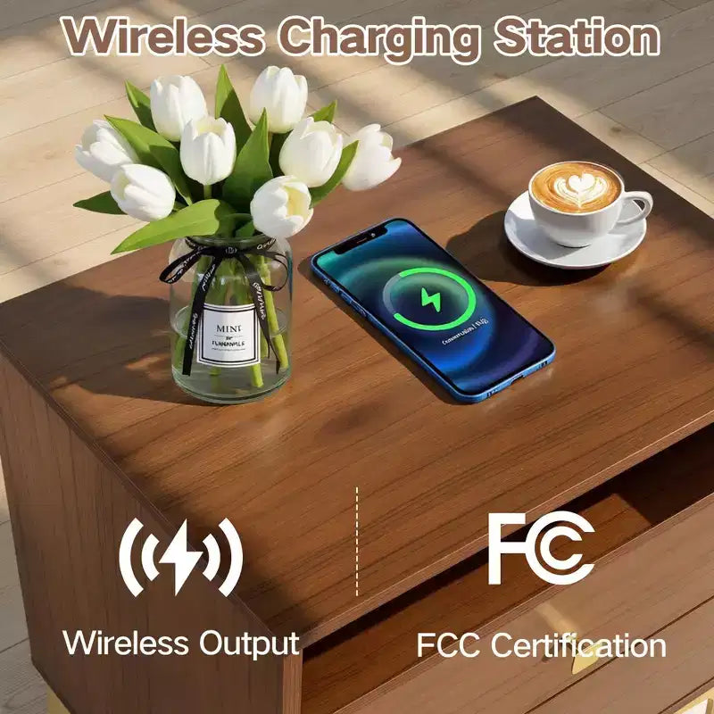 Comodino in Rattan con Stazione di Ricarica Wireless, Tavolino Moderno di Metà Secolo con 2 Cassetti Intrecciati Boho, Comodino in Legno per Camera da Letto